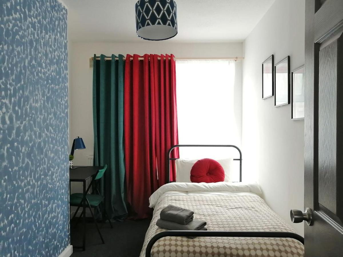 Granville 5Br Townhouse - Ideal For Groups, Families Or Contractors By Suitely كيلتنهام المظهر الخارجي الصورة